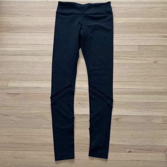 Lululemon Wunder Under with ruffles Limited Edition - Picture 4 of 9